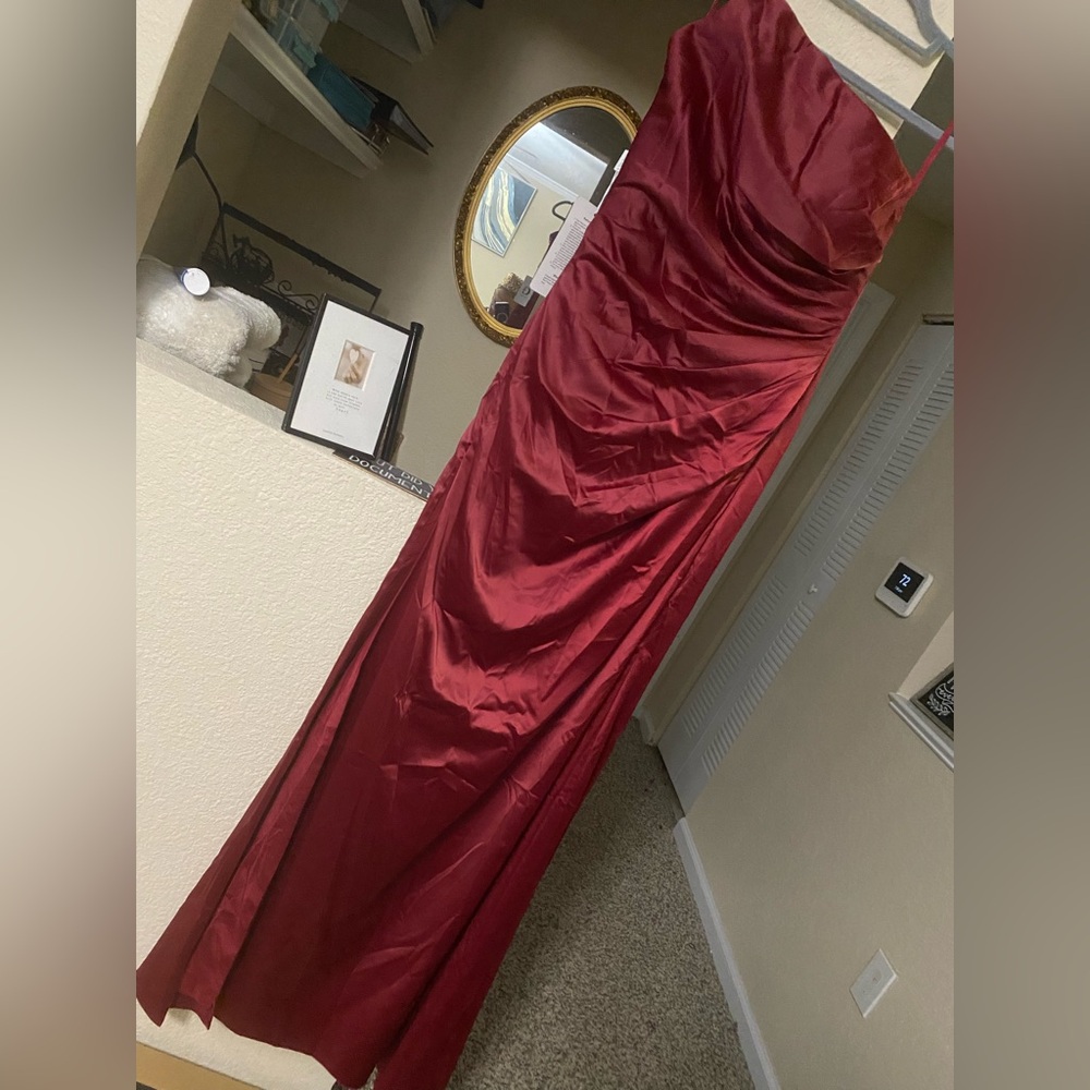 Elegant Burgundy Prom Gown - Sleeveless Satin Evening Dress